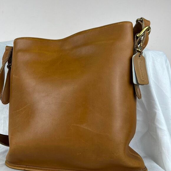 Vintage Coach Equestrian Camel Tan Leather Shoulder Bucket Bag 9806 - Picture 2 of 8
